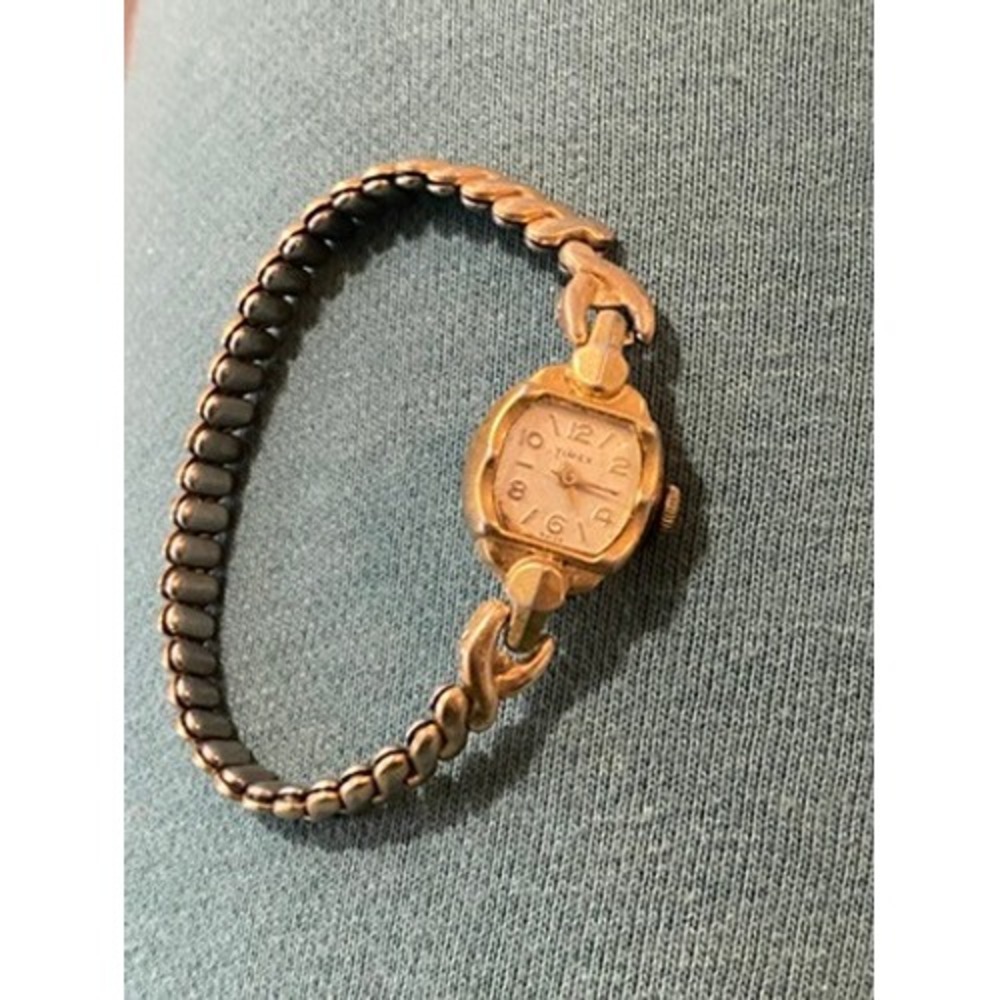 Vintage Timex Womens Gold Tone Mechanical Wind Up Expansion Band Watch-Untested